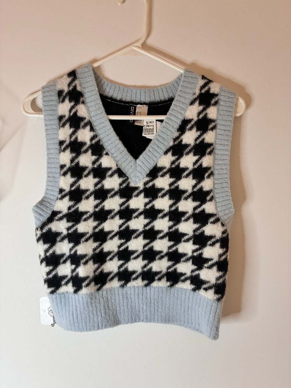 H&M Divided Houndstooth Sweater Vest Size XS Blue Black Fuzzy